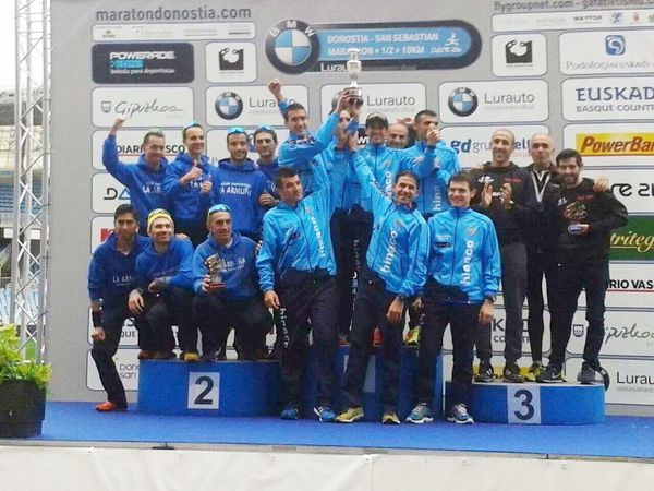 PRIMERA MEDALLA DE LA TEMPORADA 2014/2015: EL C.A. ARMUÑA, PLATA EN EL CAMPEONATO DE ESPAÑA ABSOLUTO DE MARATÓN