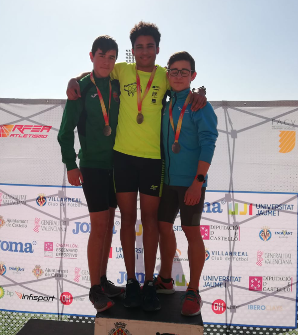 LOS ATLETAS DE NUESTRA COMUNIDAD CONSIGUEN SIETE MEDALLAS EN EL NACIONAL DE LANZAMIENTOS LARGOS DE MENORES