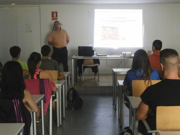 COMIENZA EL V CURSO DE INCIADOR AL ATLETISMO, EN VALLADOLID.