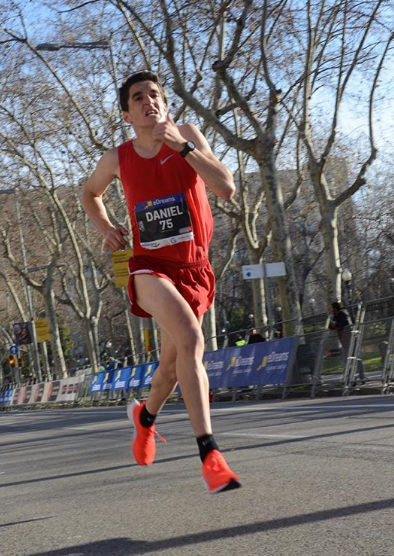 DANI MATEO LOGRA MÍNIMA MUNDIAL Y OLÍMPICA DE MARATÓN