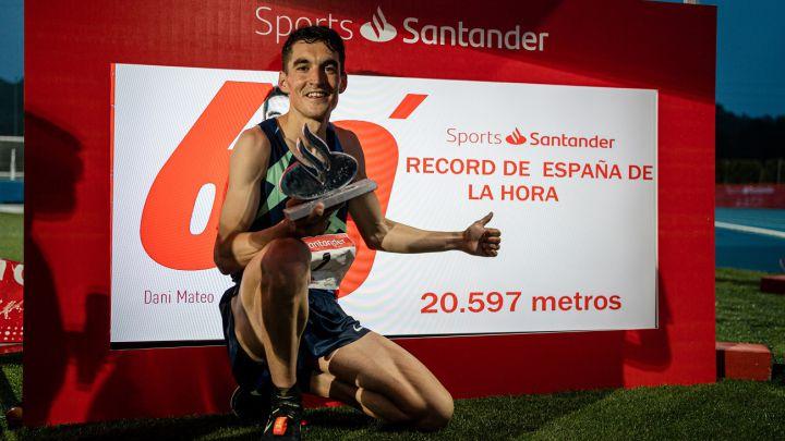 DANI MATEO BATE EL RÉCORD DE LA HORA EN PISTA