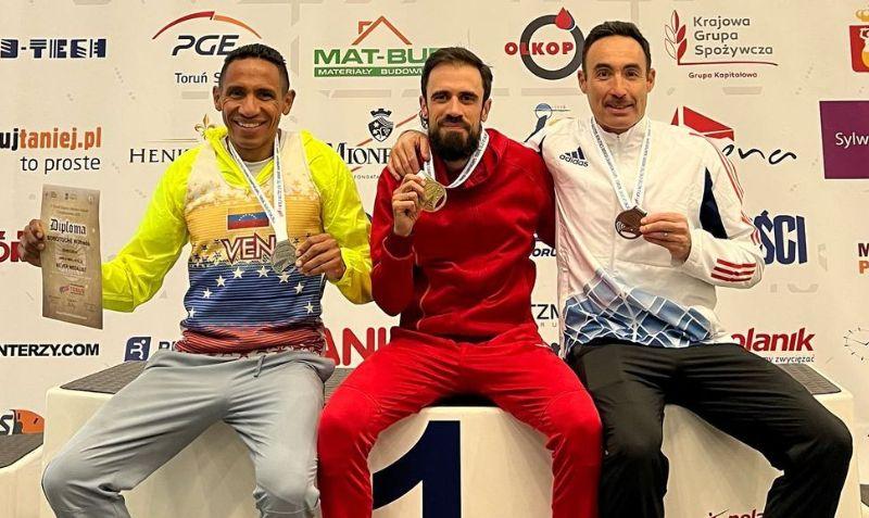 ÁNGEL LUIS CANTO CAMPEÓN DEL MUNDO MÁSTER DE 1500 METROS